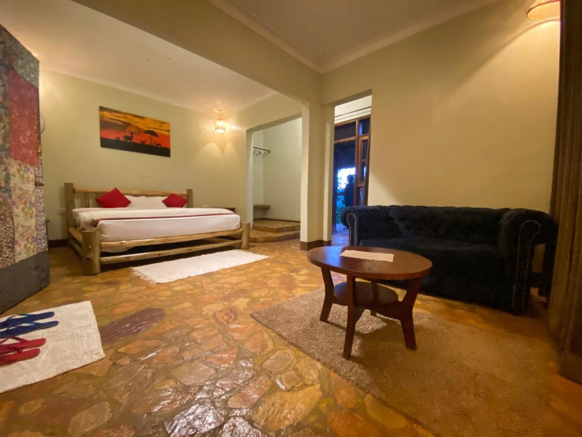 Afro Smile Hotel & Guest House - جينجا المظهر الخارجي الصورة