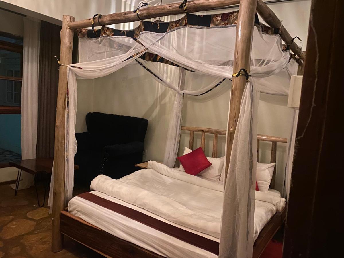 Afro Smile Hotel & Guest House - جينجا المظهر الخارجي الصورة