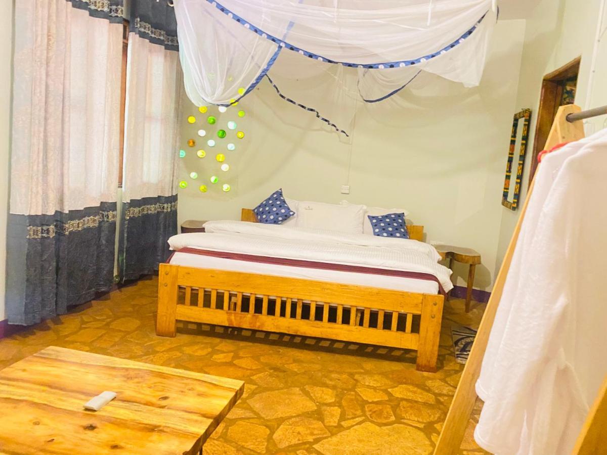 Afro Smile Hotel & Guest House - جينجا المظهر الخارجي الصورة