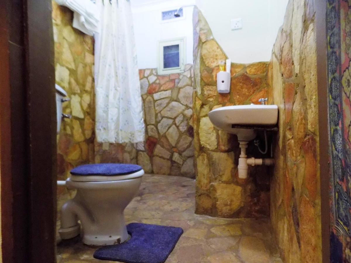 Afro Smile Hotel & Guest House - جينجا المظهر الخارجي الصورة