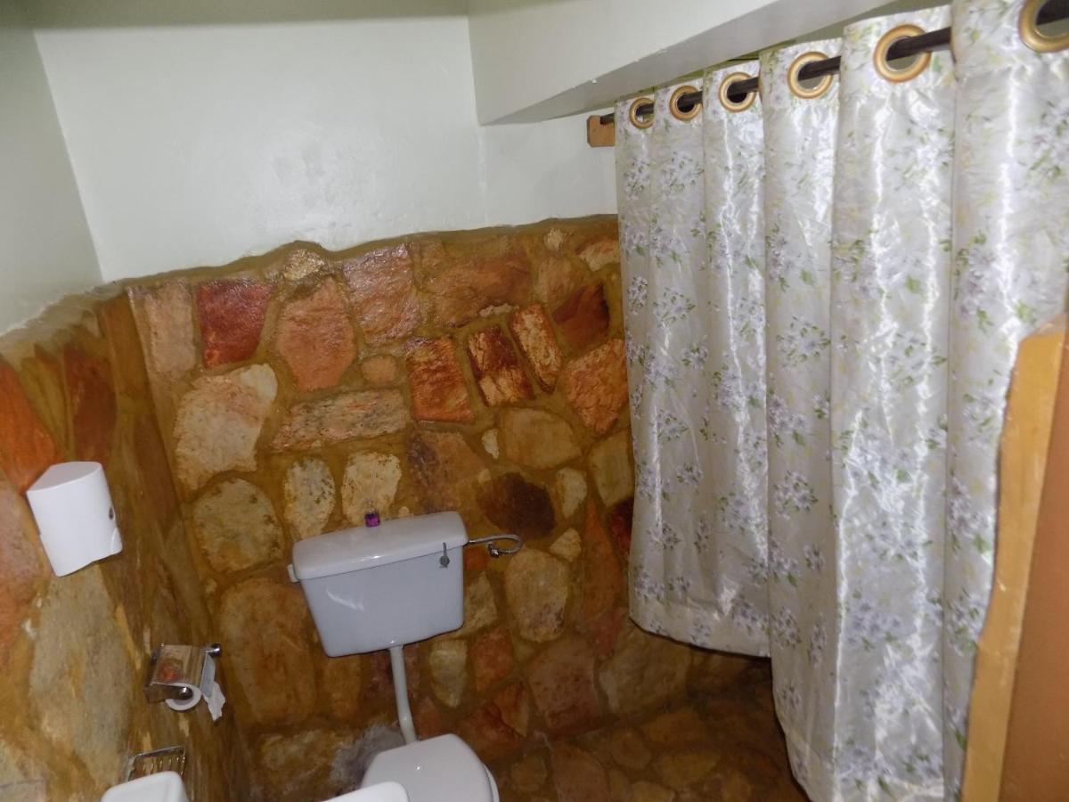 Afro Smile Hotel & Guest House - جينجا المظهر الخارجي الصورة