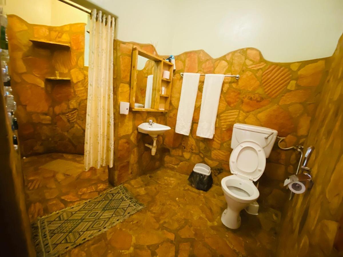Afro Smile Hotel & Guest House - جينجا المظهر الخارجي الصورة