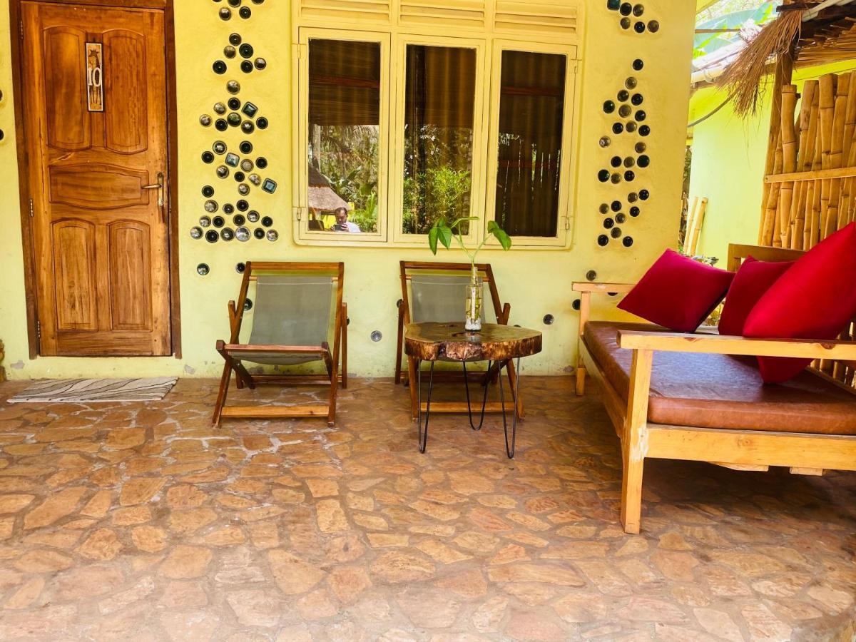 Afro Smile Hotel & Guest House - جينجا المظهر الخارجي الصورة