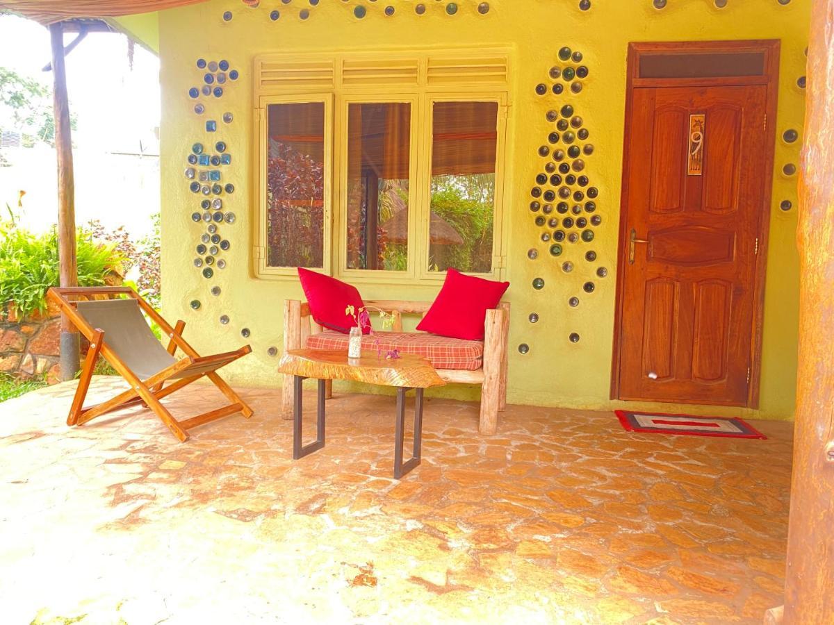 Afro Smile Hotel & Guest House - جينجا المظهر الخارجي الصورة