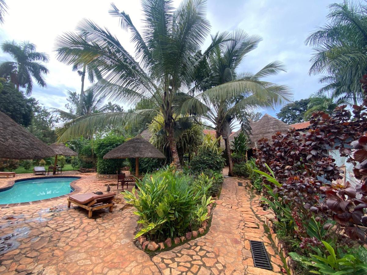 Afro Smile Hotel & Guest House - جينجا المظهر الخارجي الصورة