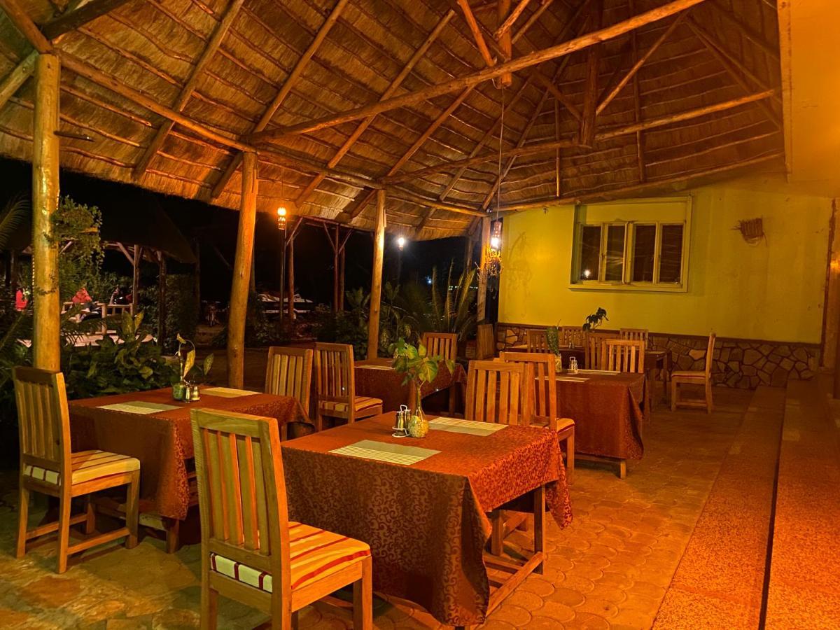 Afro Smile Hotel & Guest House - جينجا المظهر الخارجي الصورة