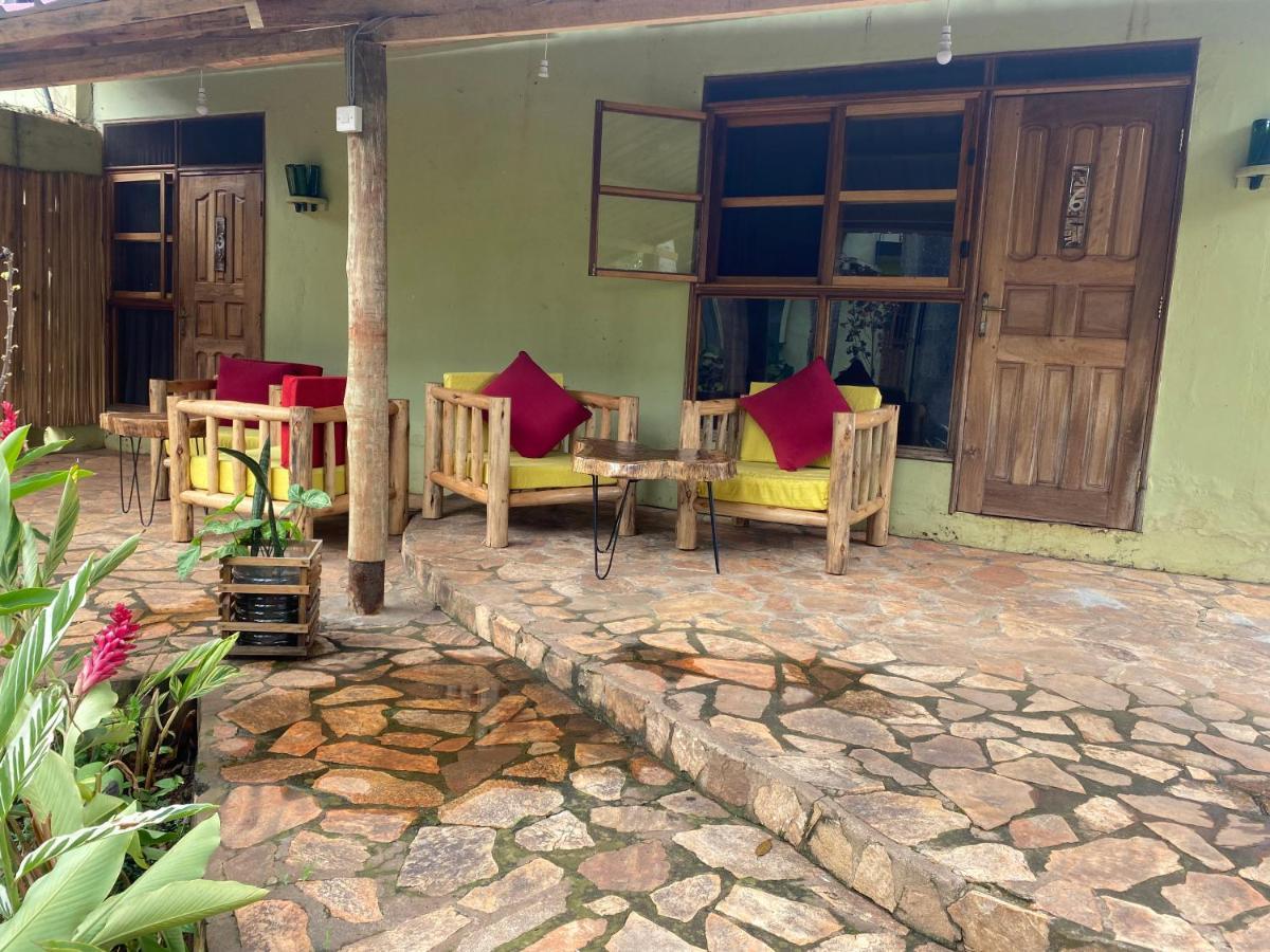 Afro Smile Hotel & Guest House - جينجا المظهر الخارجي الصورة