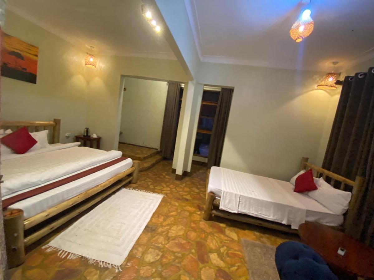 Afro Smile Hotel & Guest House - جينجا المظهر الخارجي الصورة